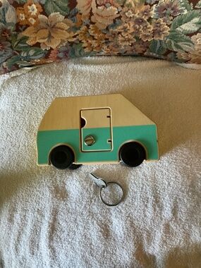 EUC Lovevery Wooden Camper Van